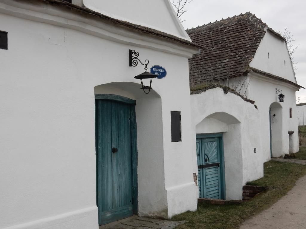 Pension Rudi - Weingut Kellner Hotel Pulkau Luaran gambar