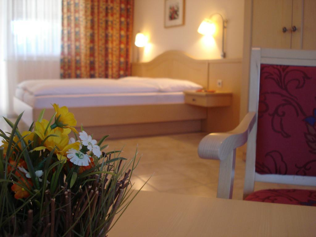 Pension Rudi - Weingut Kellner Hotel Pulkau Luaran gambar